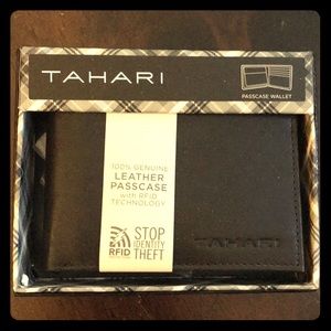 NWT Tahari Men’s Wallet